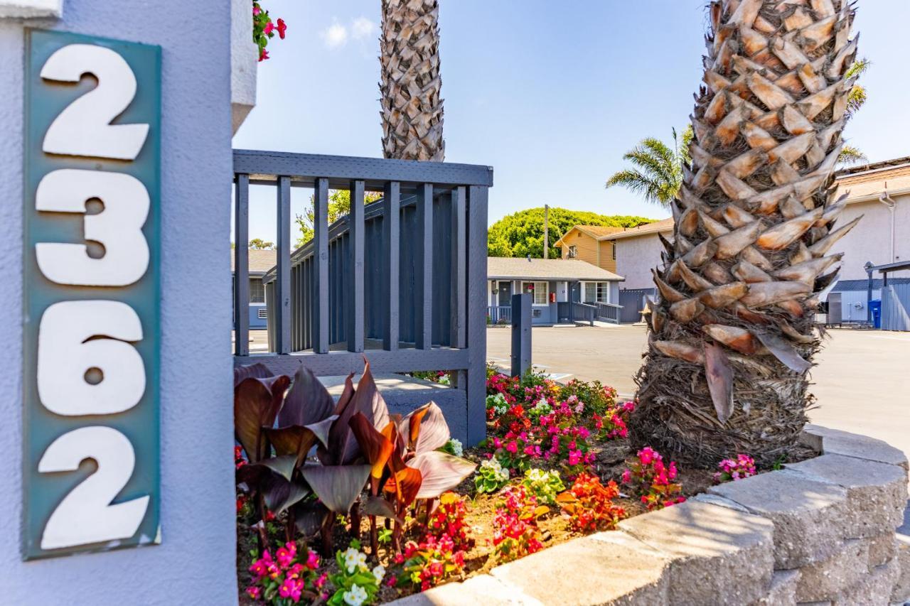 The Monterey Fireplace Inn Extérieur photo