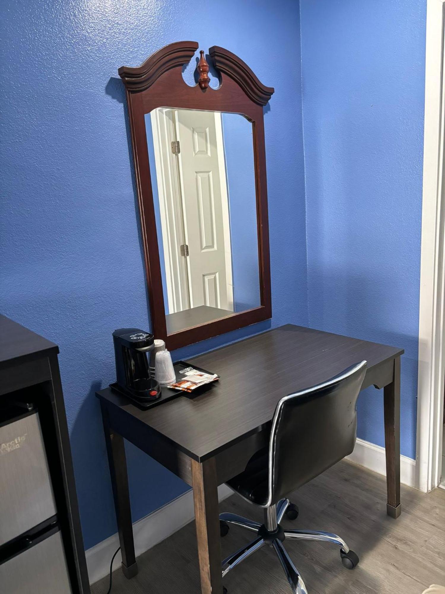 The Monterey Fireplace Inn Extérieur photo