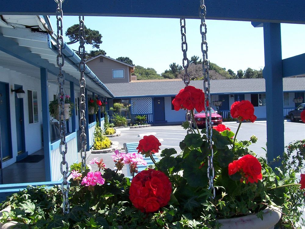 The Monterey Fireplace Inn Extérieur photo