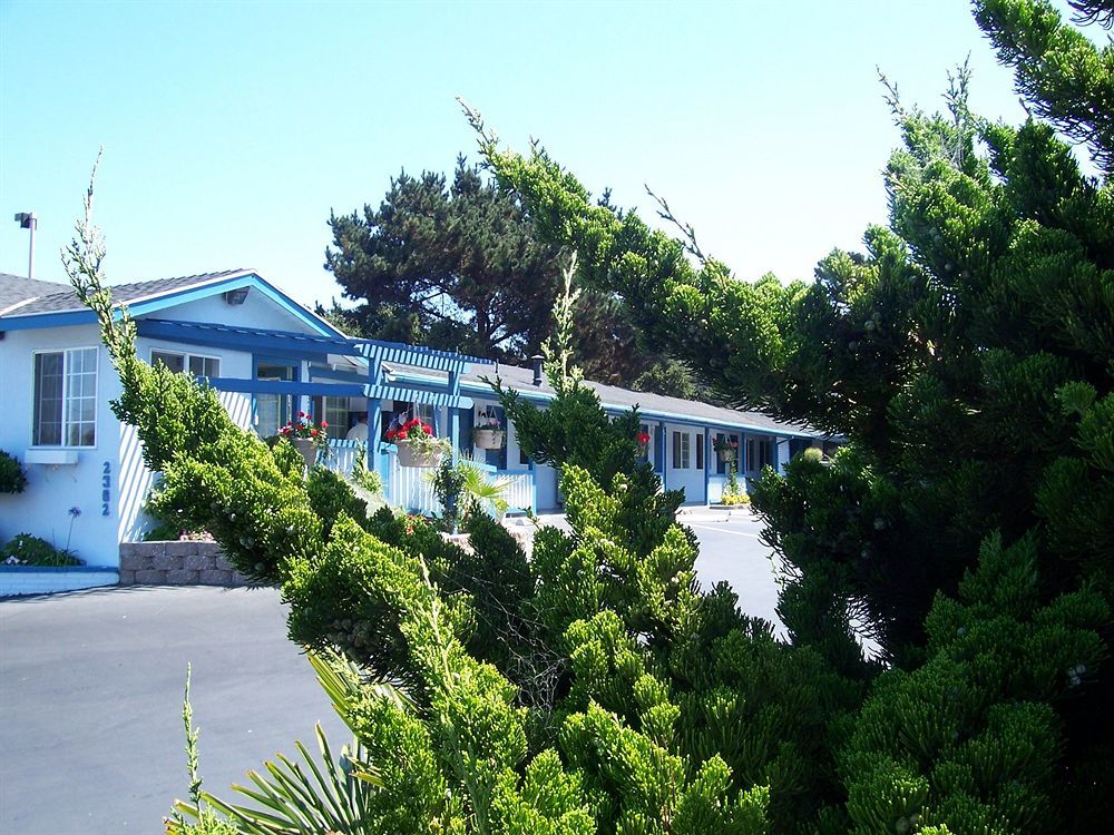 The Monterey Fireplace Inn Extérieur photo